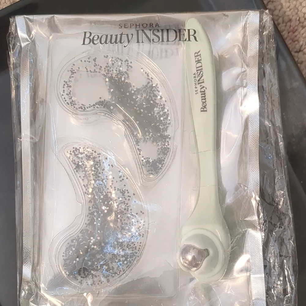 Massaging Eye Roller & Cooling Undereye Pads Set